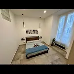 Koman House * 萨沃纳