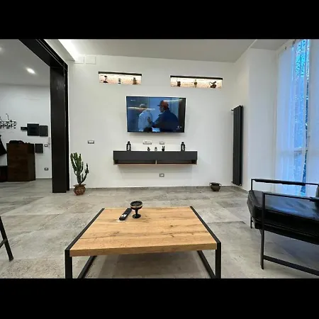 Koman House Appartement *