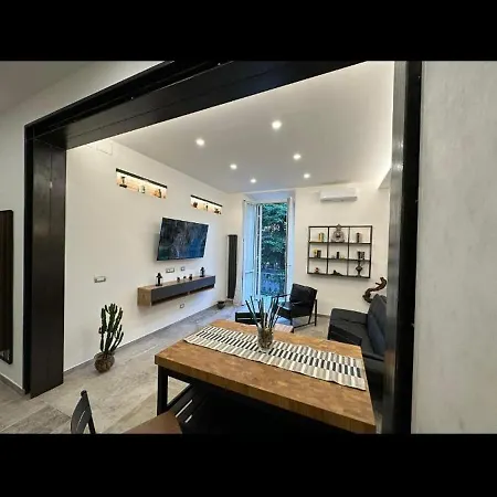 Appartamento Koman House *