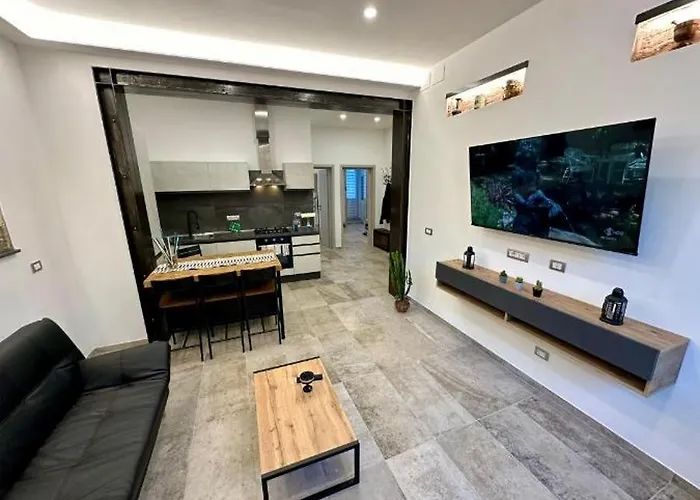 Koman House *