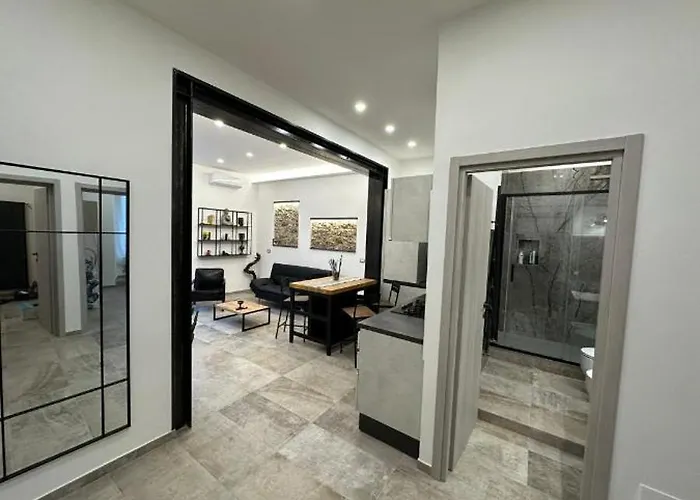 Koman House *